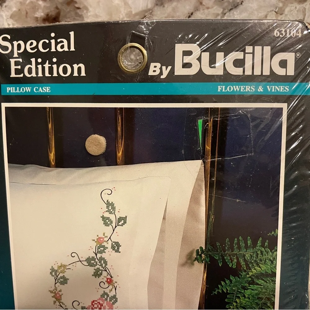 Bucilla Pillowcases Flowers & Vines Stamped Cross Stitch Embroidery 63104 NEW